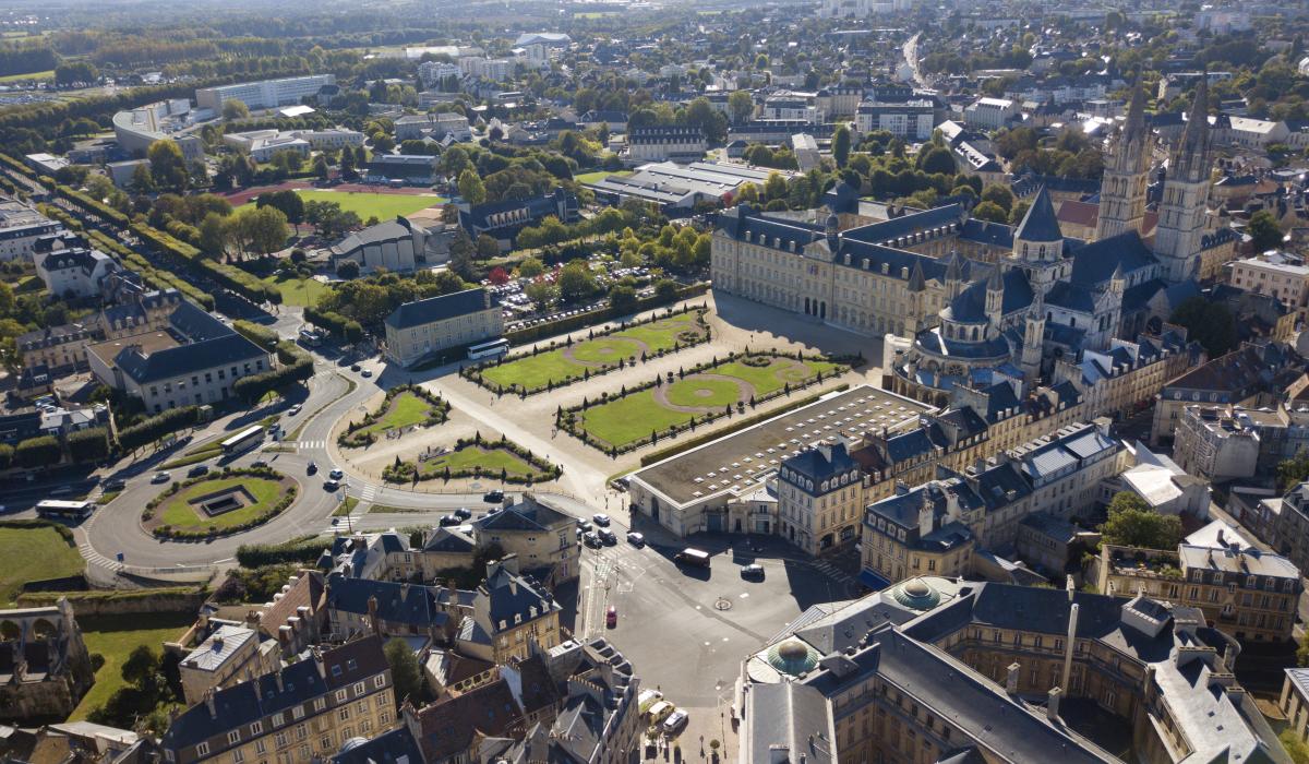 Hôtel de Ville de Caen d'après Martin de l Isle